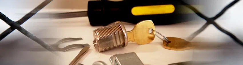 Community Locksmith Store Norwalk, CT 203-893-4232 - changing-locks